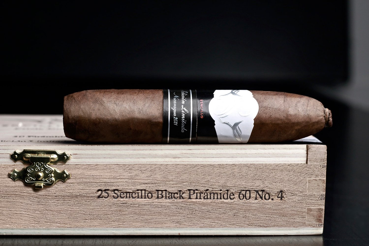 Sencillo Sencillo Black Piramide 60 No.5 Box Unit (25)
