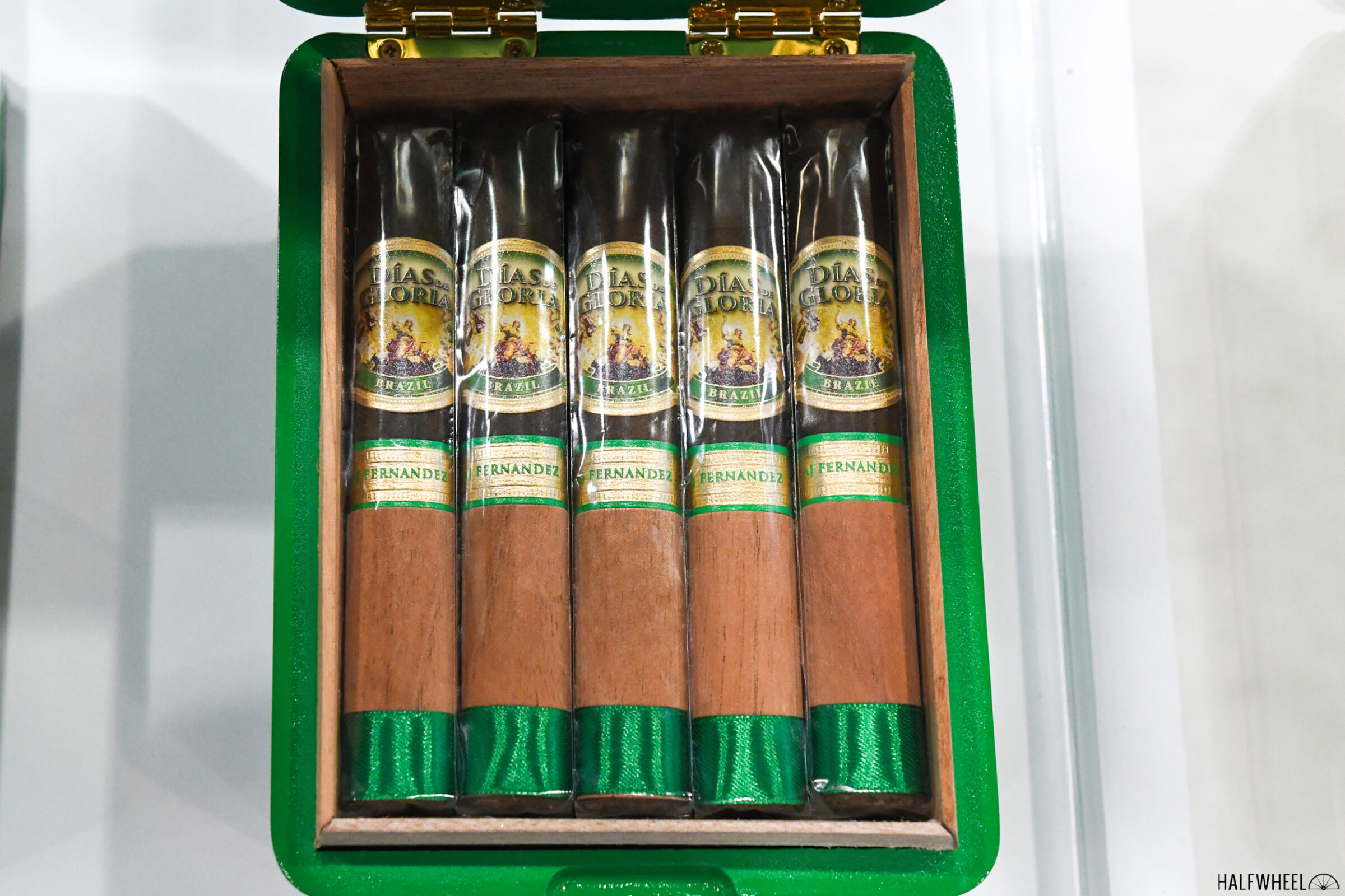 AJ Fernandez AJ Fernandez Dias De Gloria Brazil Robusto Unit (20) Robusto