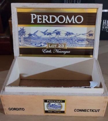 Perdomo Perdomo Lot 23 Connecticut Gordito Unit (24)
