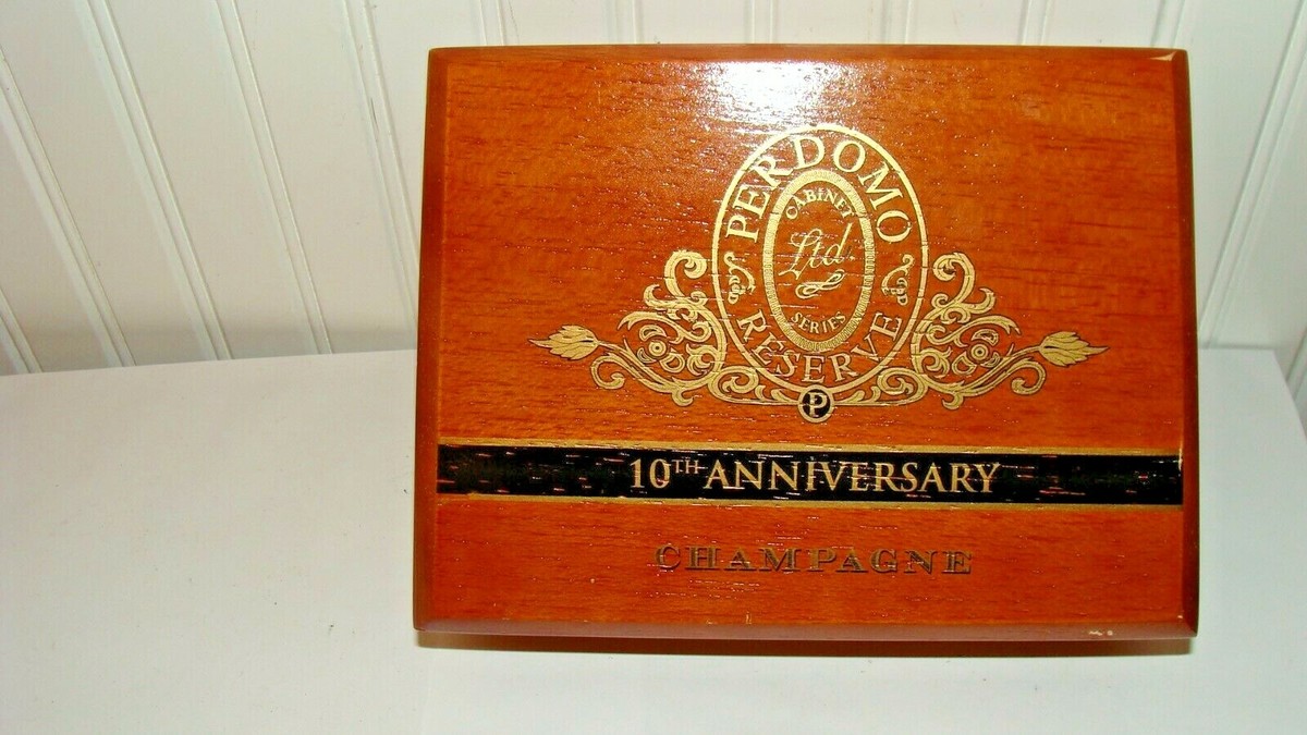 Perdomo Perdomo 10th Anniversary Champagne Figurado Unit (25)