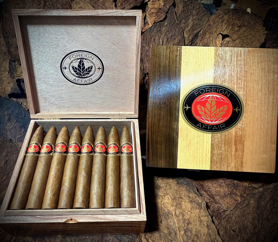 Luciano Luciano Foreign Affair Toro Extra Unit (24) Toro