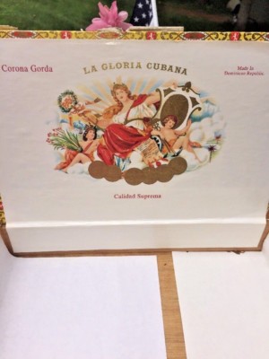 La Gloria La Gloria Cubana Natural Corona Gorda Unit (25) Corona Gorda