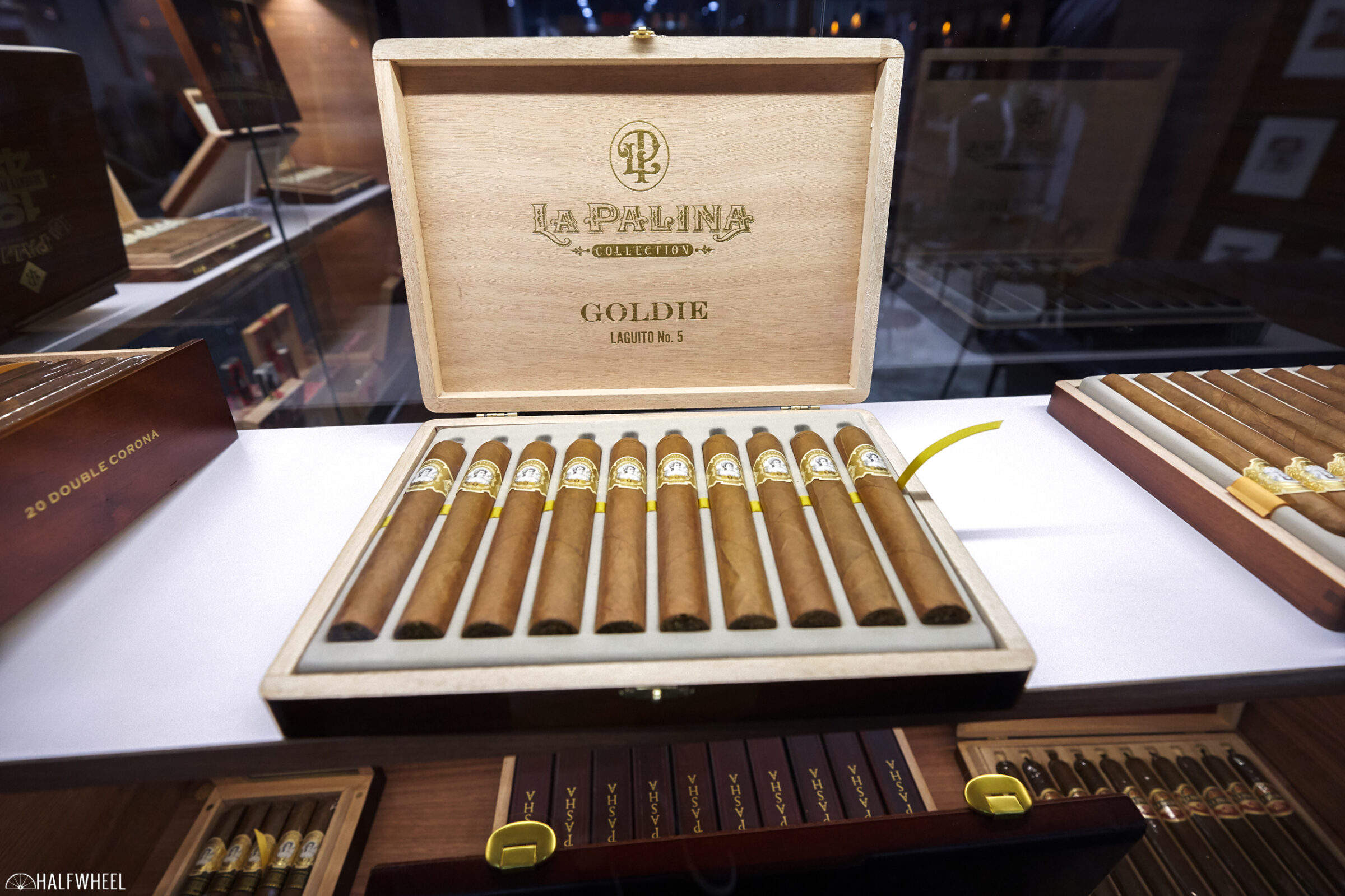 La Palina La Palina Goldie Series 2 Laguito No. 5 Robusto Extra Unit (10) Robusto