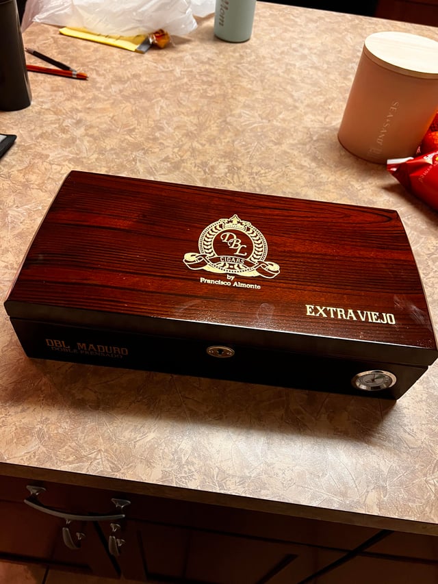 DBL DBL Limited Edition Extra Viejo Prensado Humidor Unit (48)